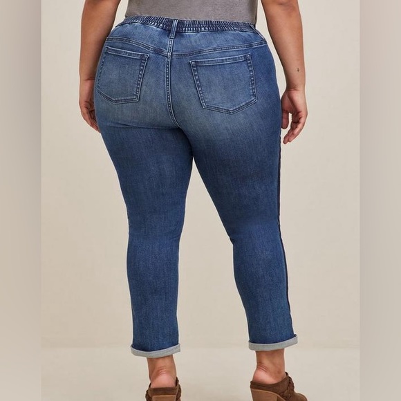 Torrid Pull-On Boyfriend Straight Super Soft Mid-Rise Jean 2S 2X Venus - Picture 2 of 9